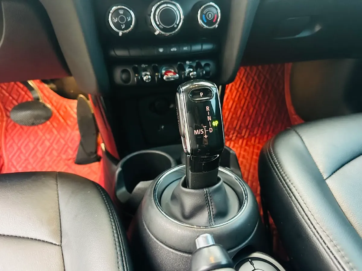 2021 MINI MINI 1.5T 102HP L3 7DCT,autocango,china used car exporter,china ev exporter,chinese used car exporter,chinese used ev exporter