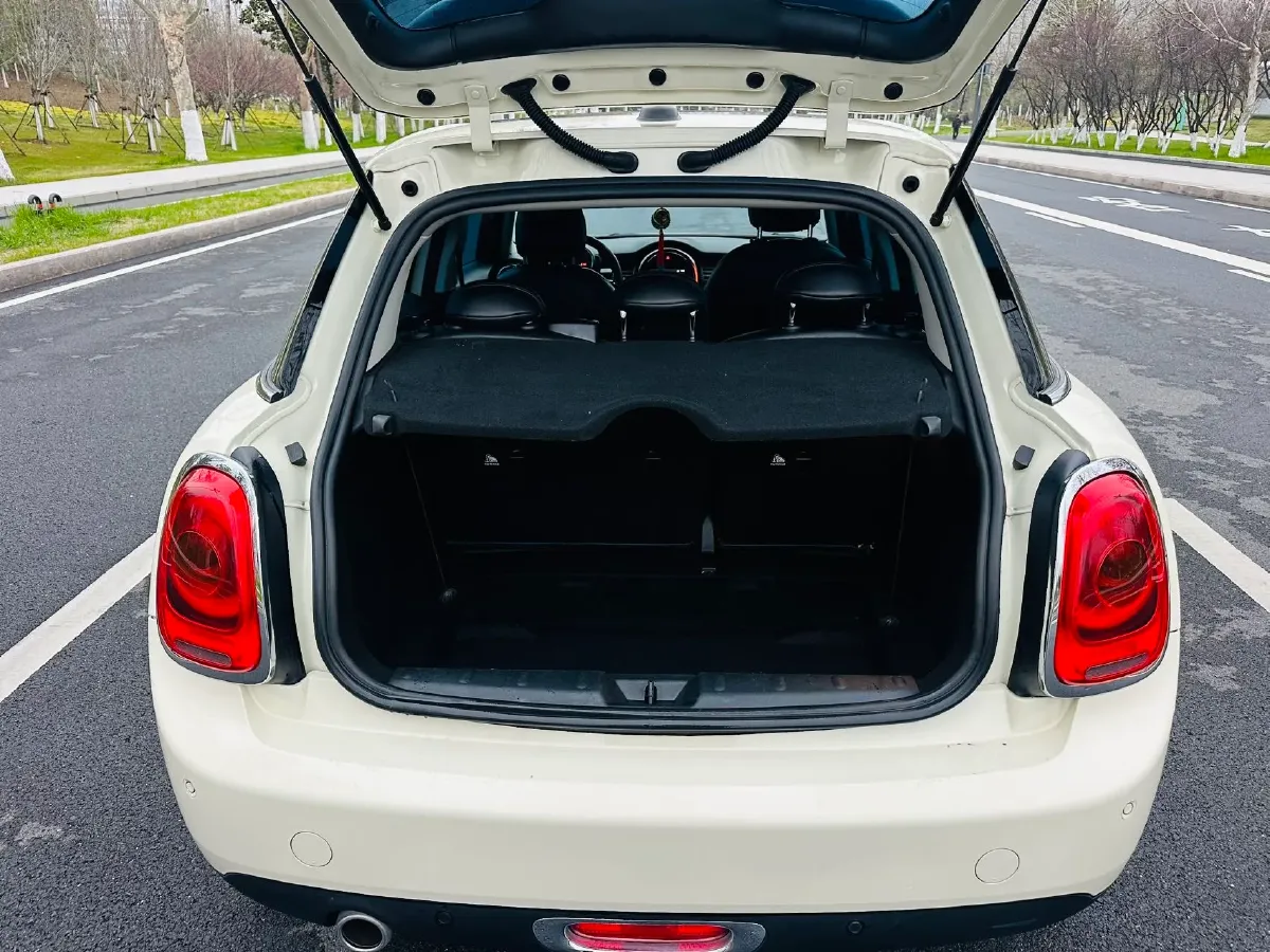 2021 MINI MINI 1.5T 102HP L3 7DCT,autocango,china used car exporter,china ev exporter,chinese used car exporter,chinese used ev exporter