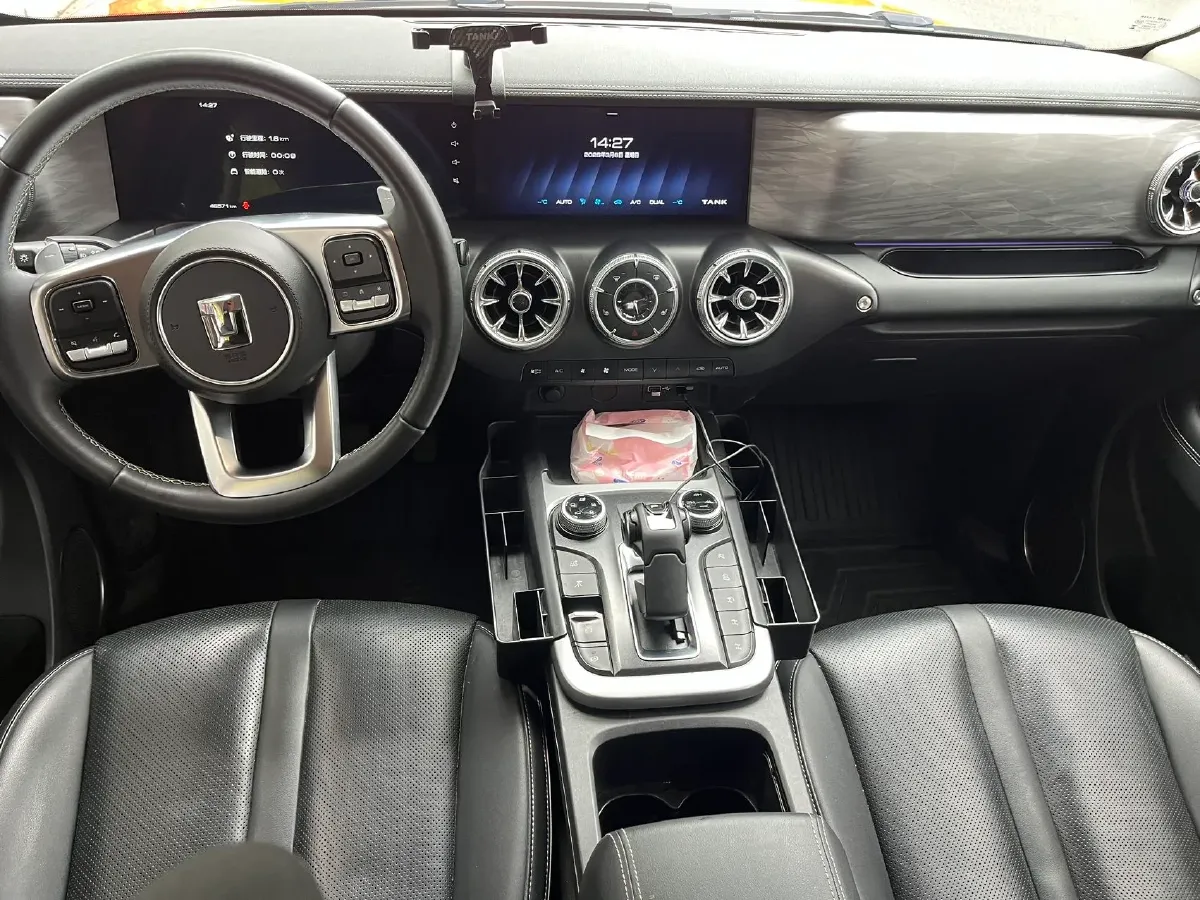 2024 Tank 300 2.0T 227HP L4 8AT,autocango,china used car exporter,china ev exporter,chinese used car exporter,chinese used ev exporter