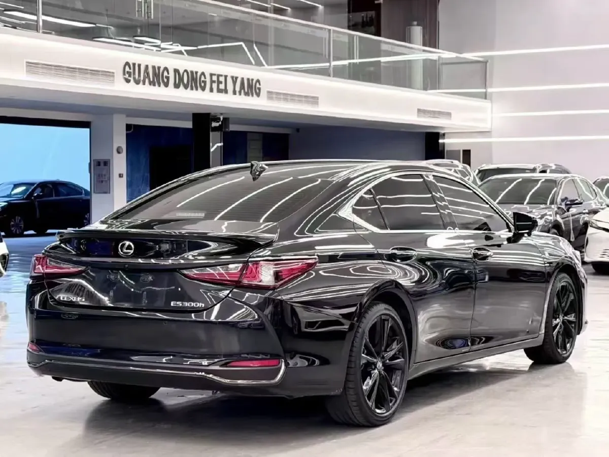 2021 Lexus ES 2.5L 178HP L4 E-CVT Hybrid,autocango,china used car exporter,china ev exporter,chinese used car exporter,chinese used ev exporter