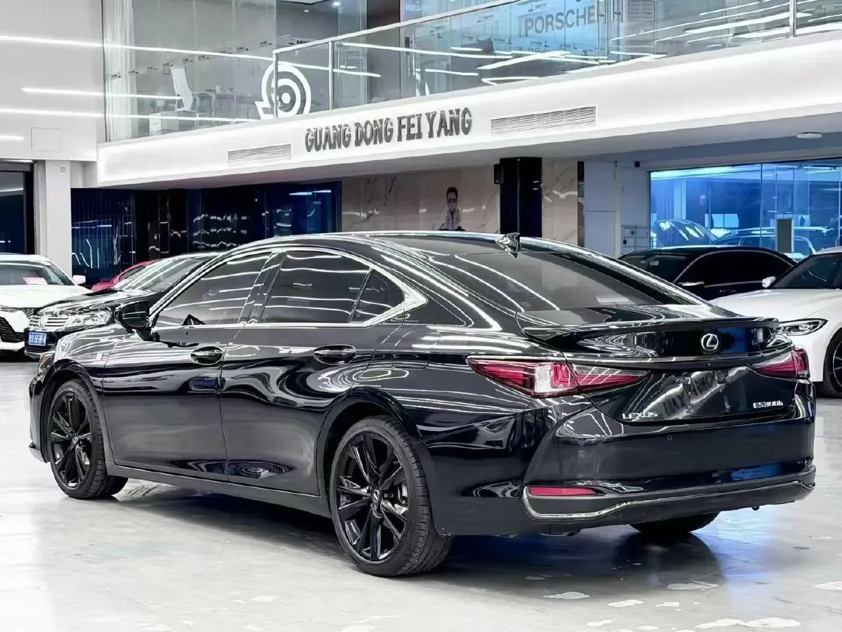 2021 Lexus ES 2.5L 178HP L4 E-CVT Hybrid,autocango,china used car exporter,china ev exporter,chinese used car exporter,chinese used ev exporter