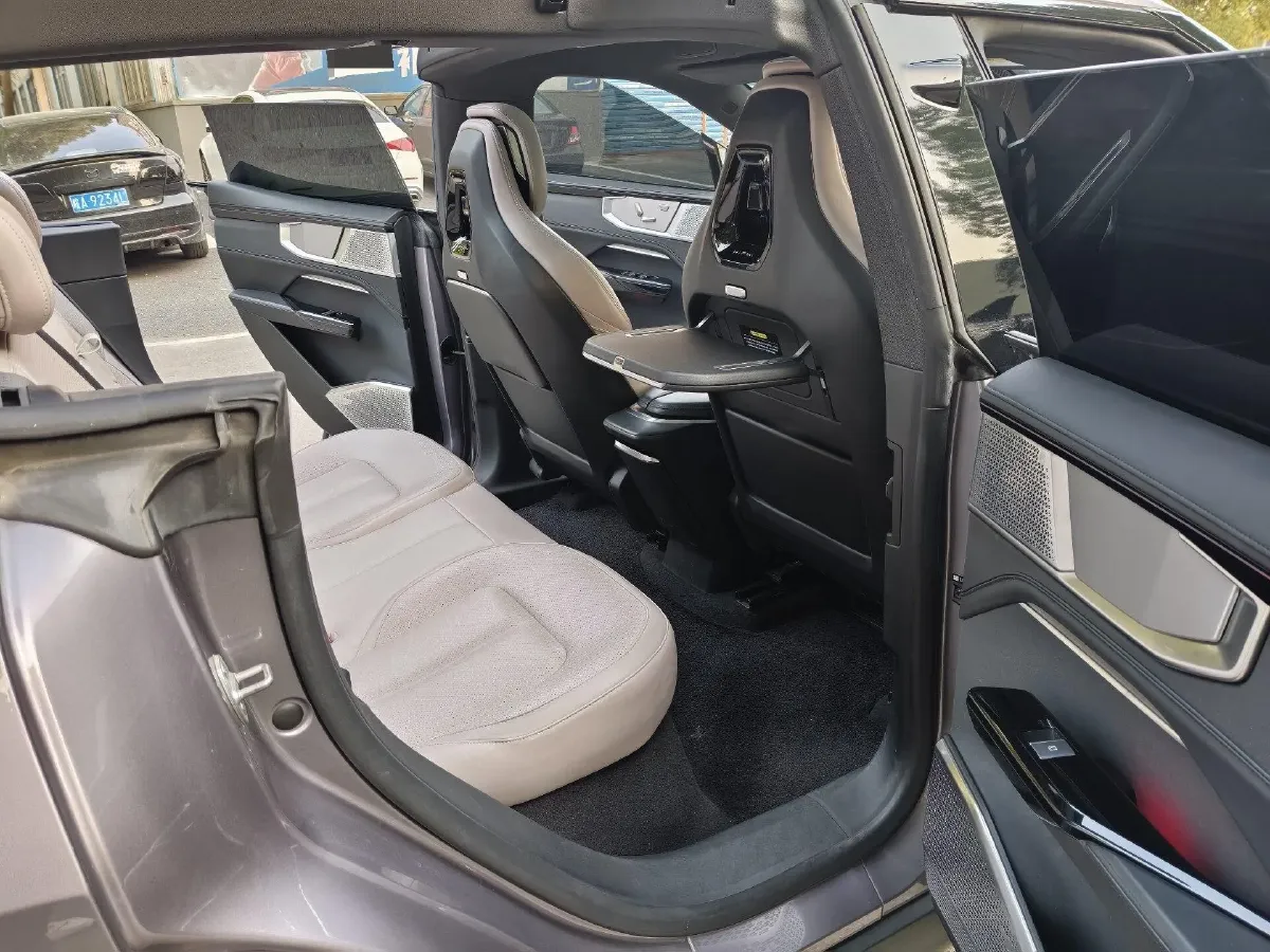 2023 HiPhi Y BEV 76.6KWH,autocango,china used car exporter,china ev exporter,chinese used car exporter,chinese used ev exporter