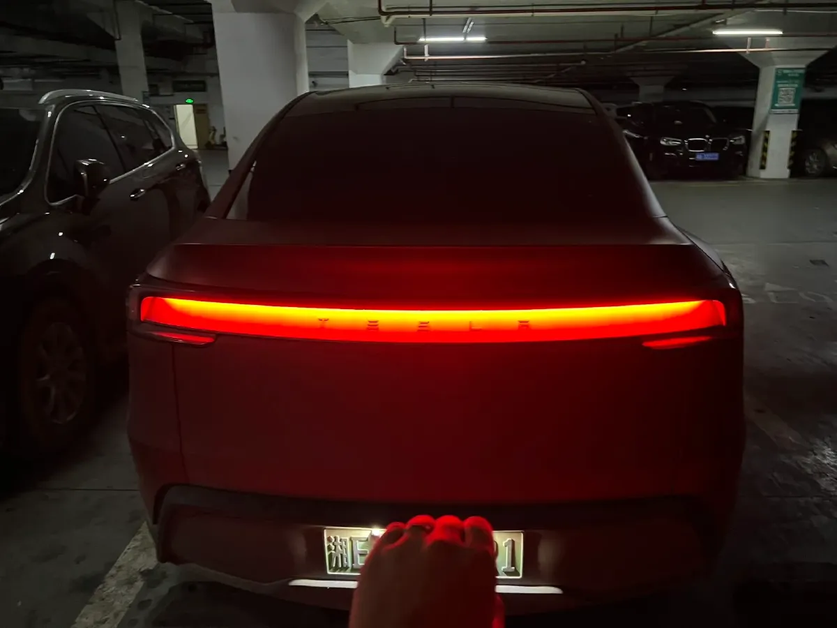 2025 Tesla Model Y BEV 78.4KWH,autocango,china used car exporter,china ev exporter,chinese used car exporter,chinese used ev exporter