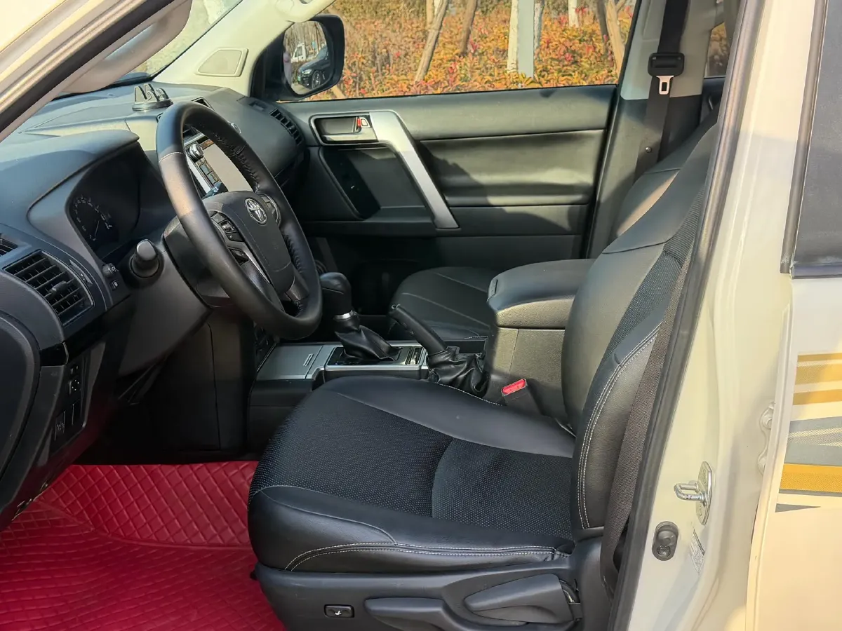 2018 Land Rover Discovery Sport 2.0T 241HP L4 9AT,autocango,china used car exporter,china ev exporter,chinese used car exporter,chinese used ev exporter