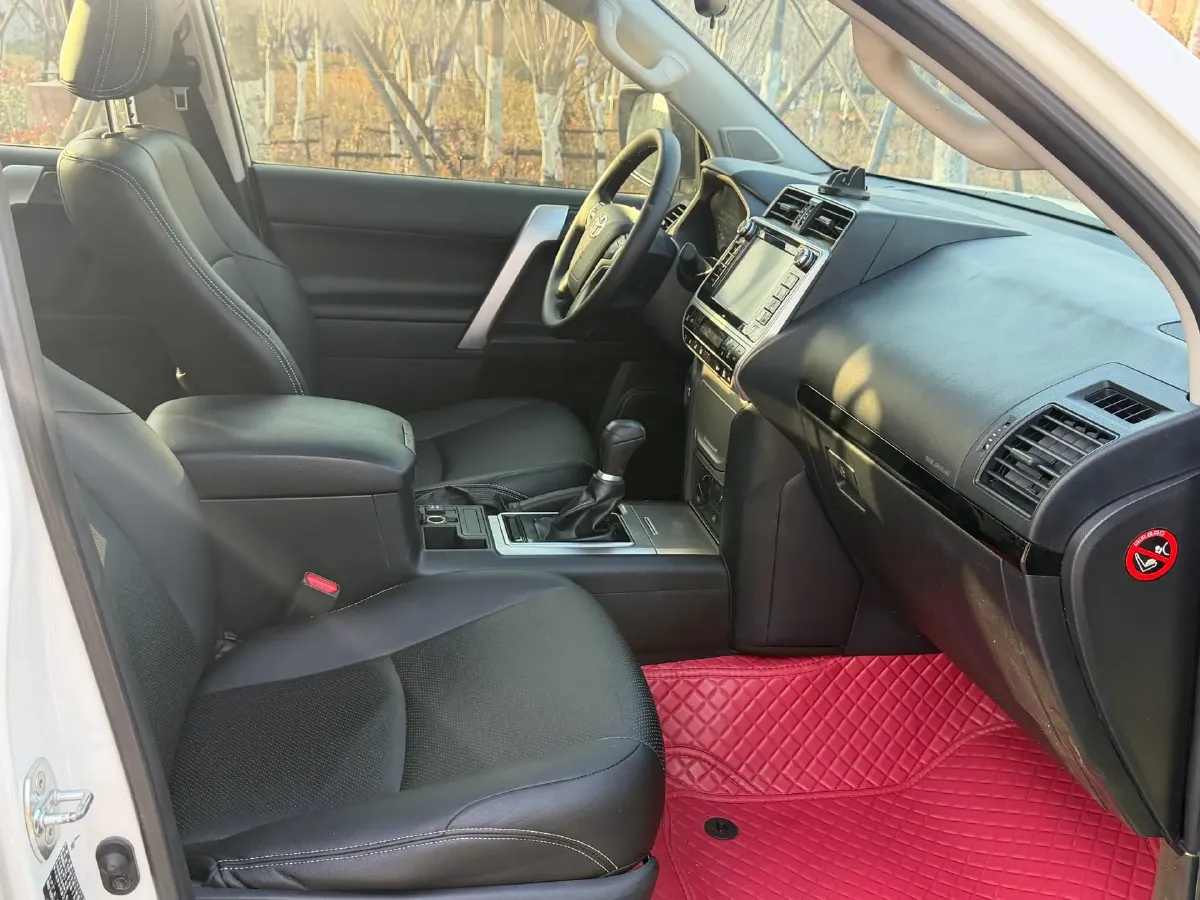 2018 Land Rover Discovery Sport 2.0T 241HP L4 9AT,autocango,china used car exporter,china ev exporter,chinese used car exporter,chinese used ev exporter