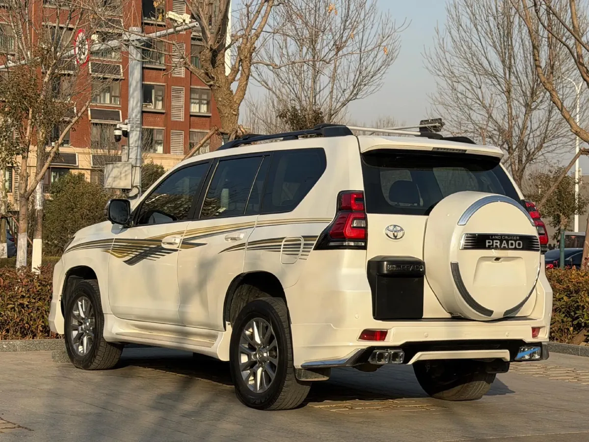 2018 Land Rover Discovery Sport 2.0T 241HP L4 9AT,autocango,china used car exporter,china ev exporter,chinese used car exporter,chinese used ev exporter