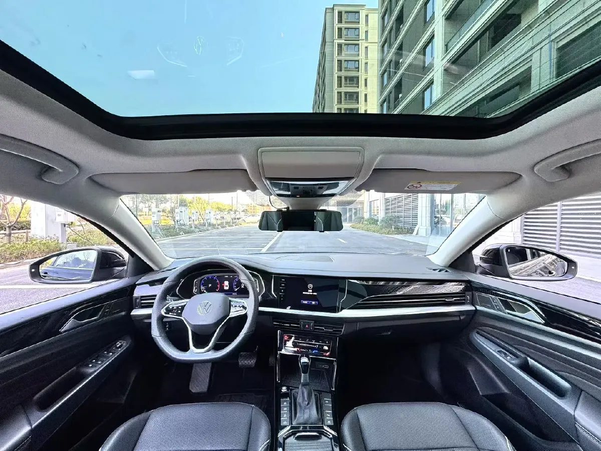 2024 Volkswagen Passat 2.0T 220HP L4 7DCT,autocango,china used car exporter,china ev exporter,chinese used car exporter,chinese used ev exporter