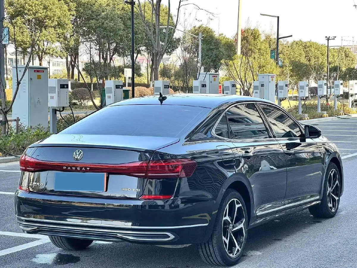 2024 Volkswagen Passat 2.0T 220HP L4 7DCT,autocango,china used car exporter,china ev exporter,chinese used car exporter,chinese used ev exporter