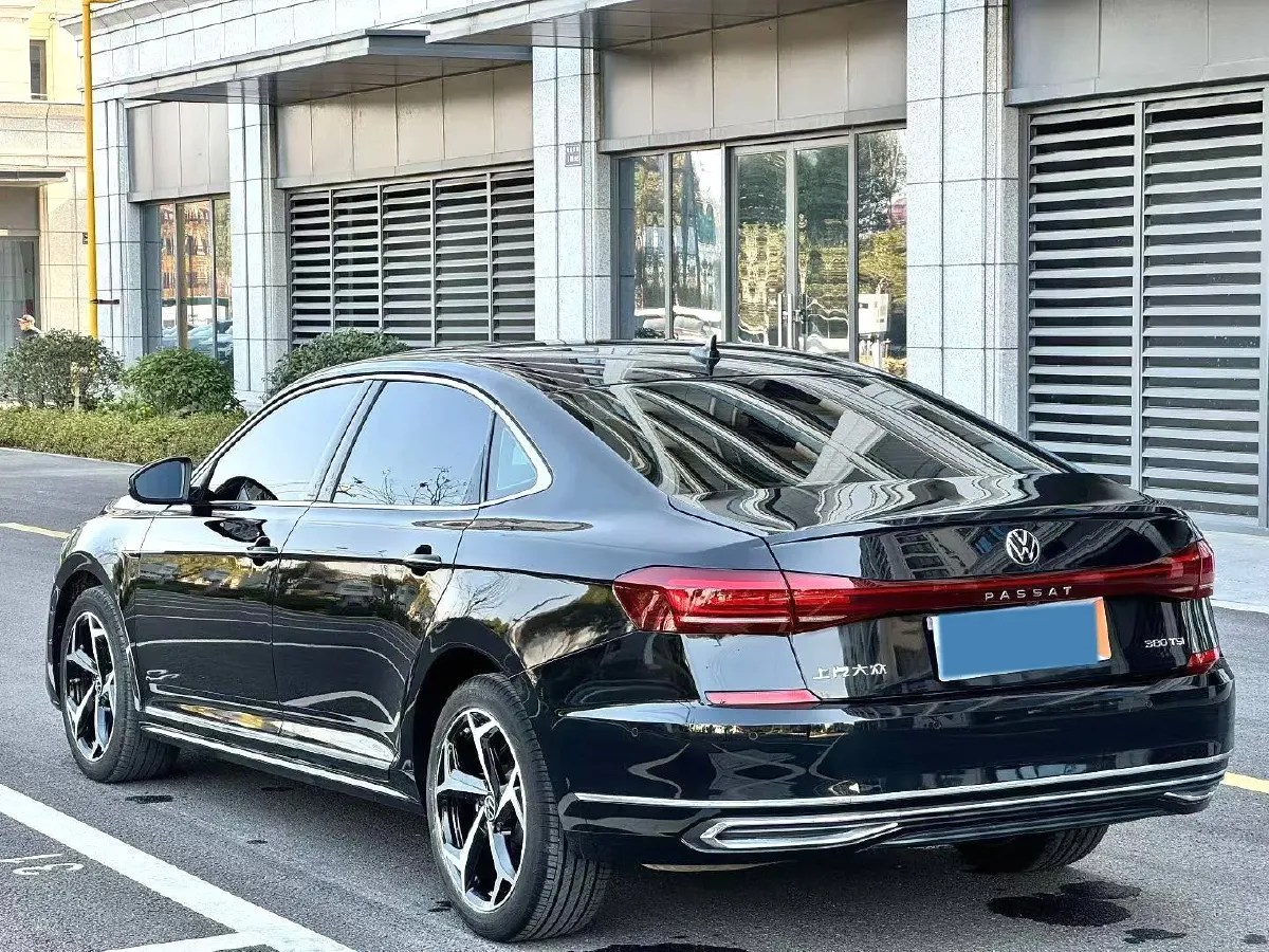 2024 Volkswagen Passat 2.0T 220HP L4 7DCT,autocango,china used car exporter,china ev exporter,chinese used car exporter,chinese used ev exporter