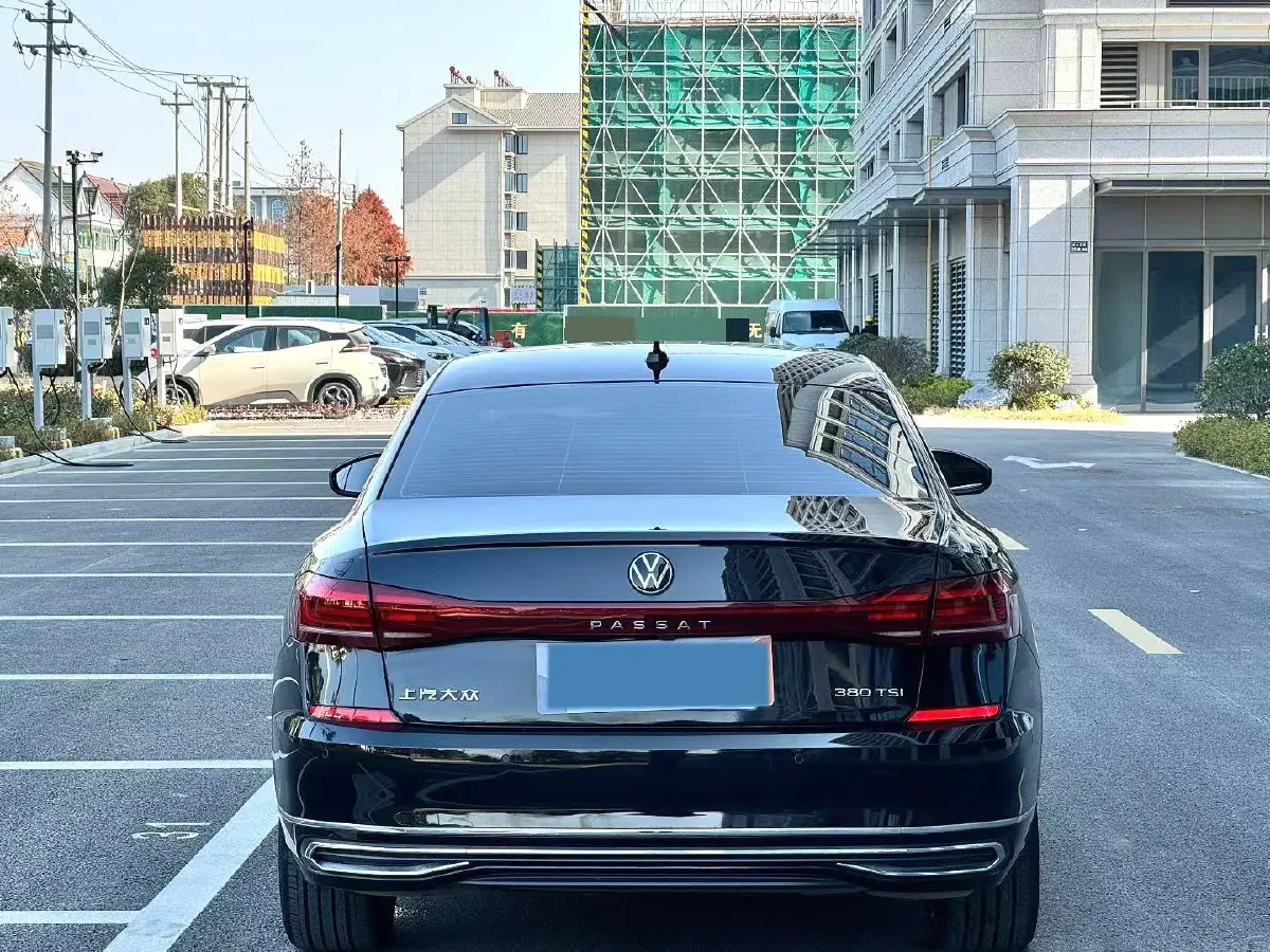2024 Volkswagen Passat 2.0T 220HP L4 7DCT,autocango,china used car exporter,china ev exporter,chinese used car exporter,chinese used ev exporter
