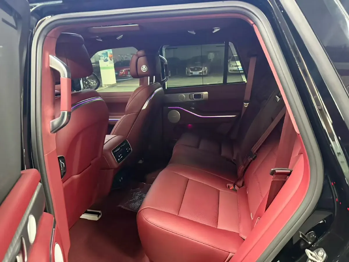 2024 Tank 700 3.0T 360HP V6 9AT PHEV 37.1KWH,autocango,china used car exporter,china ev exporter,chinese used car exporter,chinese used ev exporter