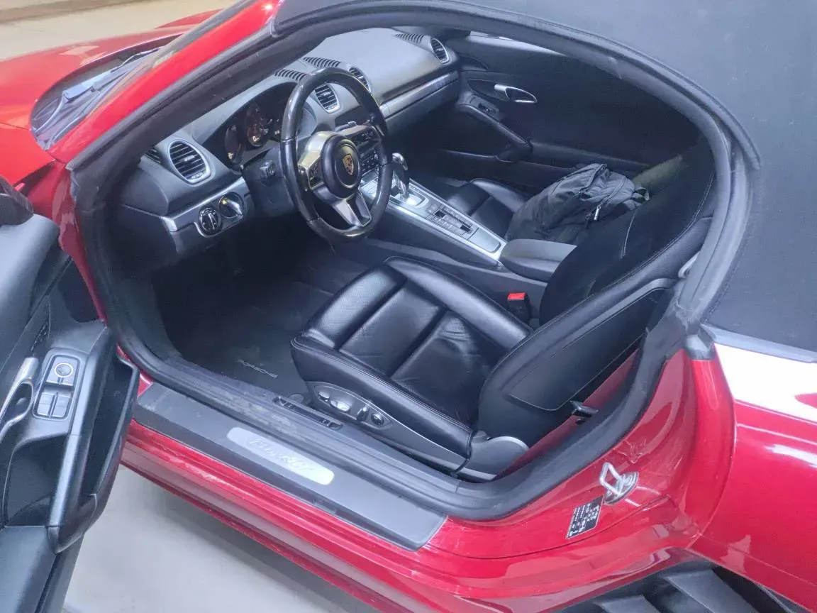 2020 Porsche 718 2.0T 250HP H4 7DCT,autocango,china used car exporter,china ev exporter,chinese used car exporter,chinese used ev exporter