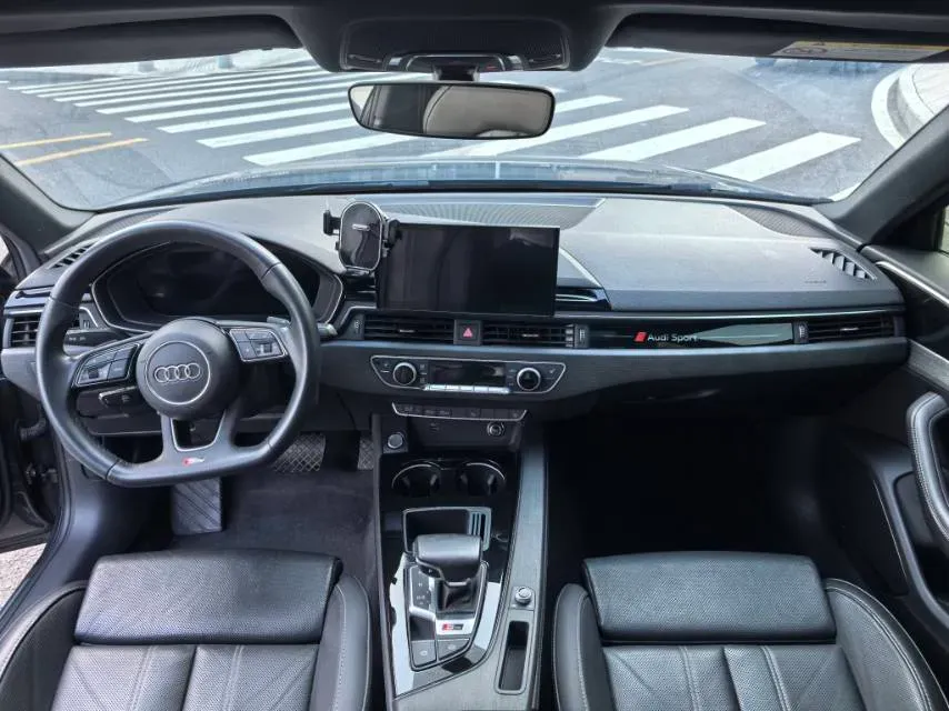 2023 Audi A4L 2.0T 190HP L4 7DCT,autocango,china used car exporter,china ev exporter,chinese used car exporter,chinese used ev exporter