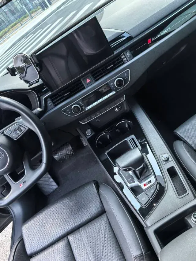 2023 Audi A4L 2.0T 190HP L4 7DCT,autocango,china used car exporter,china ev exporter,chinese used car exporter,chinese used ev exporter