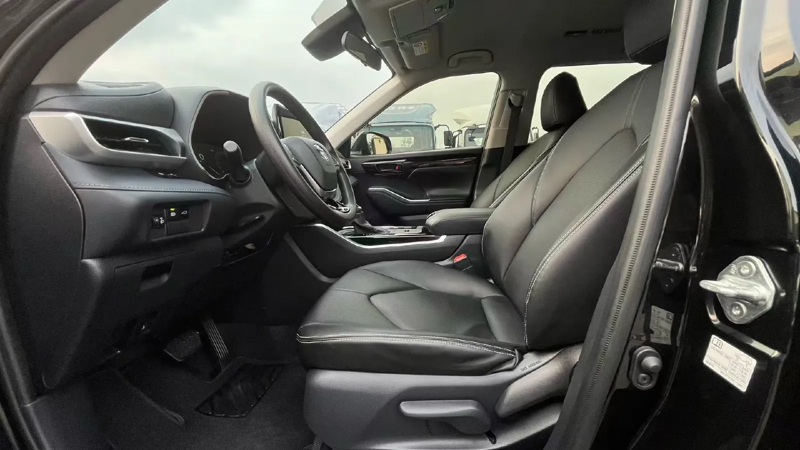 2024 Toyota Highlander 2.5L 189HP L4 E-CVT Hybrid,autocango,china used car exporter,china ev exporter,chinese used car exporter,chinese used ev exporter