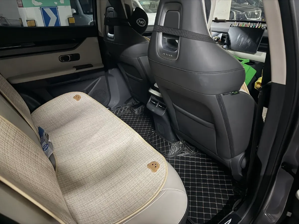 2022 Jetour DASHING 1.6T 197HP L4 7DCT,autocango,china used car exporter,china ev exporter,chinese used car exporter,chinese used ev exporter