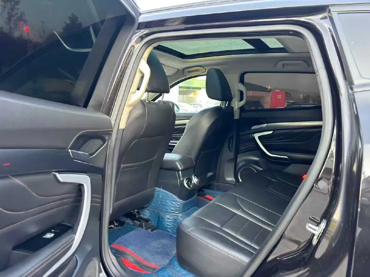 2017 WEY VV7 2.0T 234HP L4 7DCT,autocango,china used car exporter,china ev exporter,chinese used car exporter,chinese used ev exporter