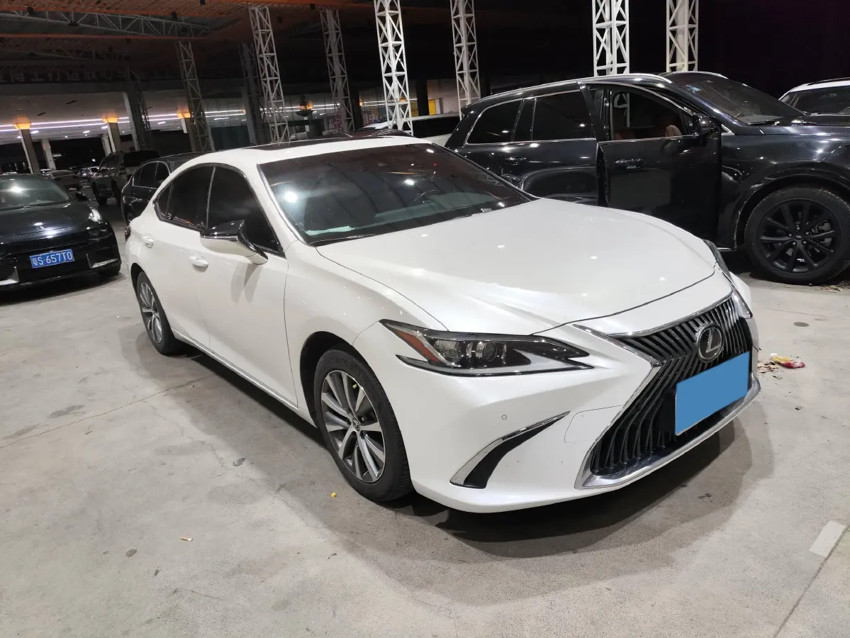 2020 Lexus ES 2.0L 173HP L4 CVT,autocango,china used car exporter,china ev exporter,chinese used car exporter,chinese used ev exporter