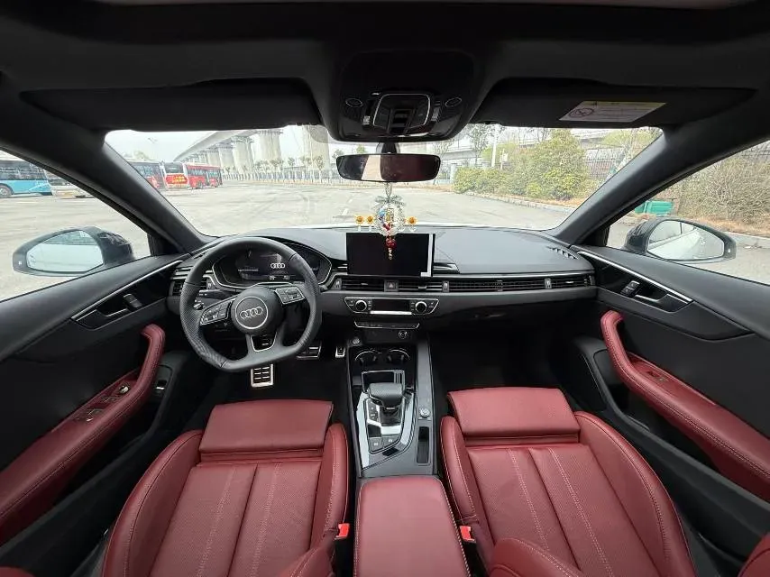 2024 Audi A4L 2.0T 190HP L4 7DCT,autocango,china used car exporter,china ev exporter,chinese used car exporter,chinese used ev exporter
