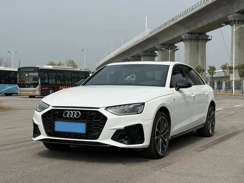 2024 Audi A4L 2.0T 190HP L4 7DCT,autocango,china used car exporter,china ev exporter,chinese used car exporter,chinese used ev exporter