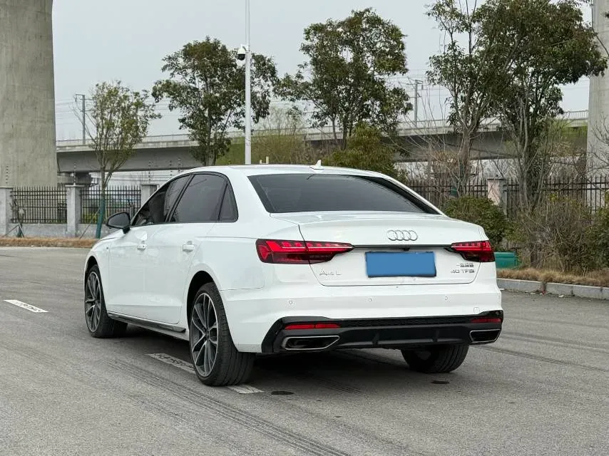 2024 Audi A4L 2.0T 190HP L4 7DCT,autocango,china used car exporter,china ev exporter,chinese used car exporter,chinese used ev exporter