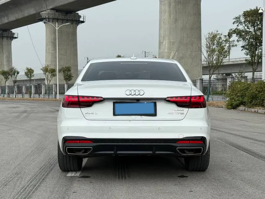 2024 Audi A4L 2.0T 190HP L4 7DCT,autocango,china used car exporter,china ev exporter,chinese used car exporter,chinese used ev exporter
