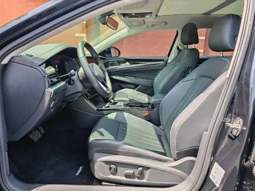 2023 Volkswagen Passat 2.0T 186HP L4 7DCT,autocango,china used car exporter,china ev exporter,chinese used car exporter,chinese used ev exporter