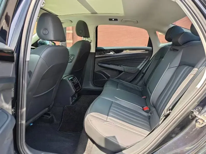 2023 Volkswagen Passat 2.0T 186HP L4 7DCT,autocango,china used car exporter,china ev exporter,chinese used car exporter,chinese used ev exporter