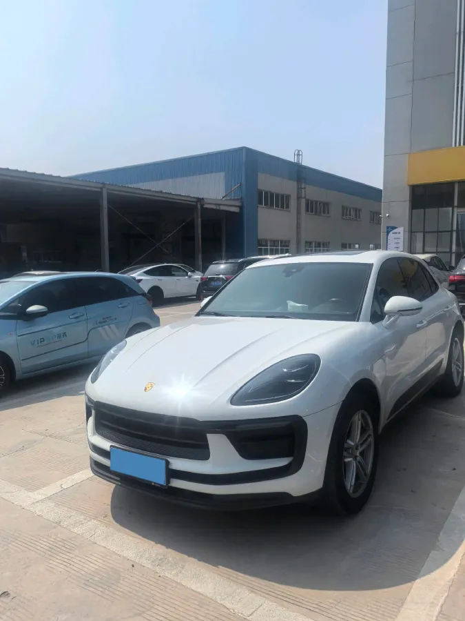 2022 Porsche Macan 2.0T 265HP L4 7DCT,autocango,china used car exporter,china ev exporter,chinese used car exporter,chinese used ev exporter