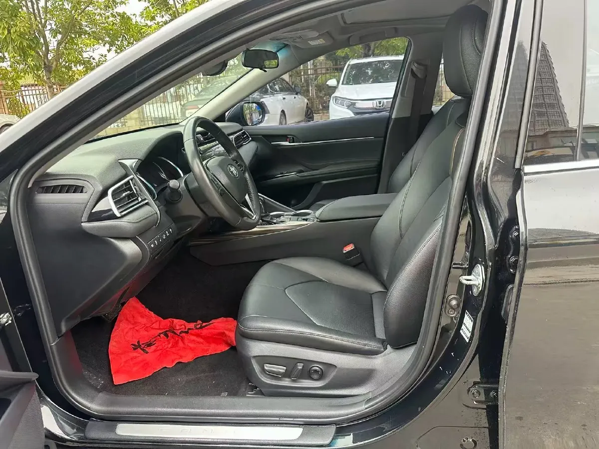 2019 Toyota Camry 2.0L 178HP L4 CVT,autocango,china used car exporter,china ev exporter,chinese used car exporter,chinese used ev exporter