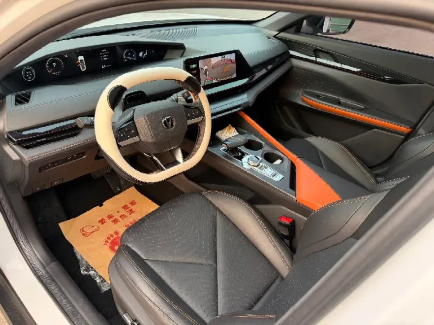 2022 ChangAn UNI-V 1.5T 188HP L4 7DCT,autocango,china used car exporter,china ev exporter,chinese used car exporter,chinese used ev exporter