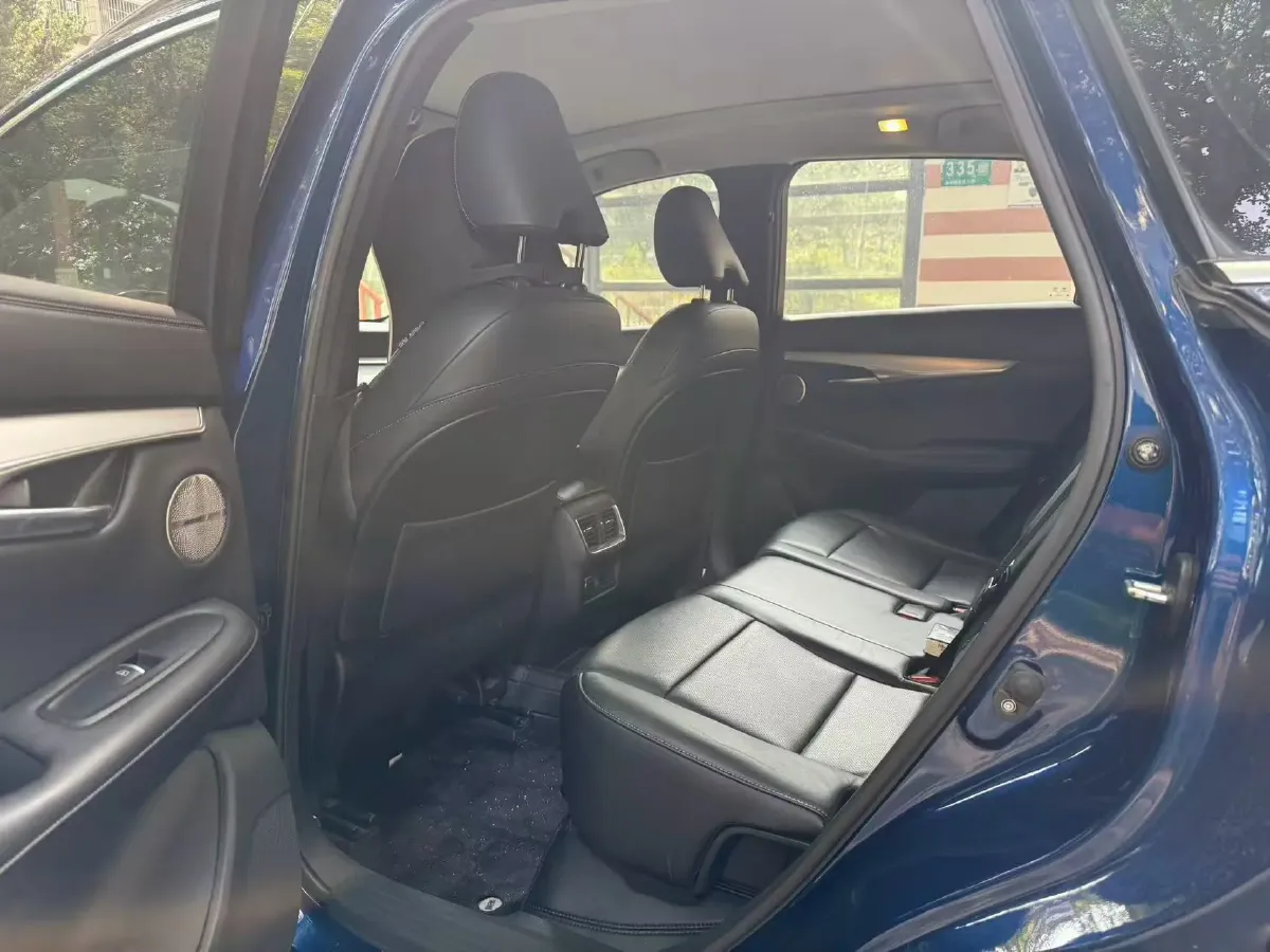 2018 Jeep Grand Commander 2.0T 265HP L4 9AT,autocango,china used car exporter,china ev exporter,chinese used car exporter,chinese used ev exporter