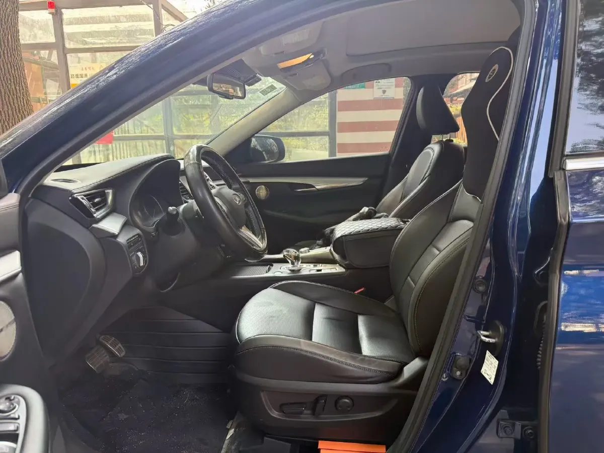 2018 Jeep Grand Commander 2.0T 265HP L4 9AT,autocango,china used car exporter,china ev exporter,chinese used car exporter,chinese used ev exporter