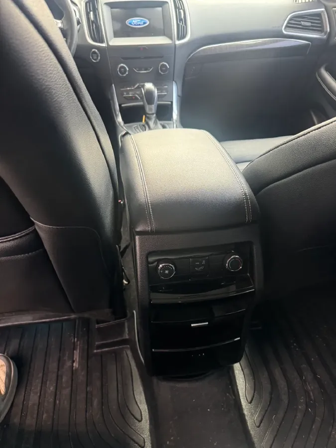 2018 Ford Edge 2.0T 245HP L4 6AT,autocango,china used car exporter,china ev exporter,chinese used car exporter,chinese used ev exporter