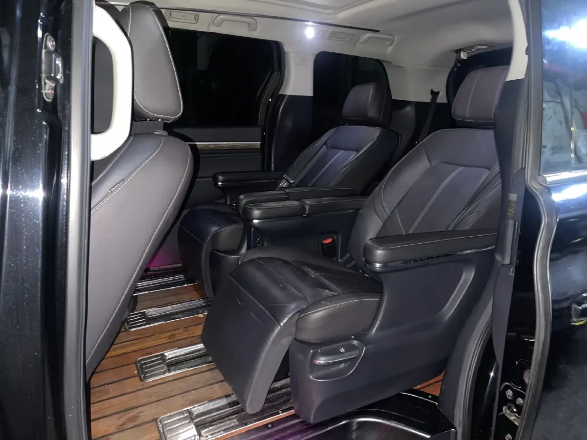 2021 GAC Trumpchi M8 2.0T 252HP L4 8AT,autocango,china used car exporter,china ev exporter,chinese used car exporter,chinese used ev exporter