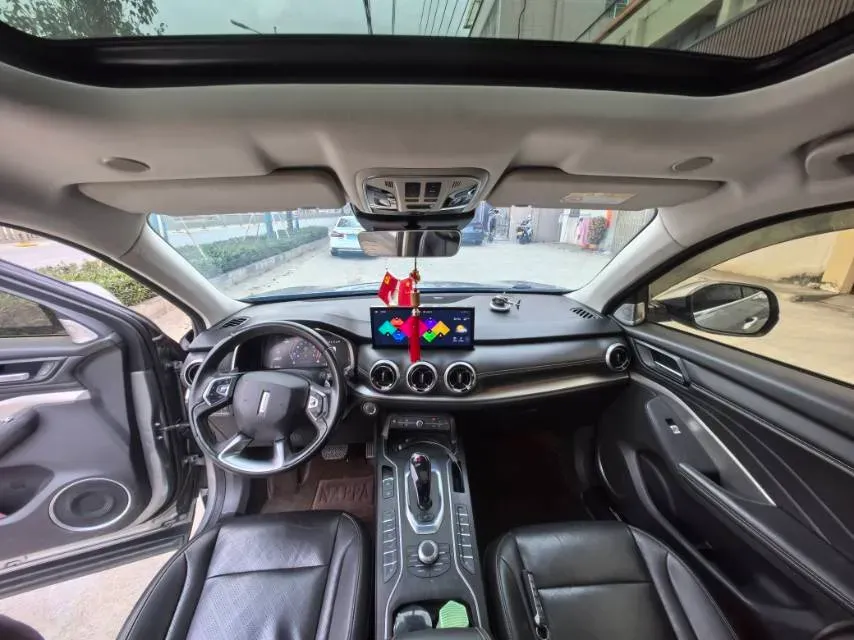 2021 WEY VV6 2.0T 227HP L4 7DCT,autocango,china used car exporter,china ev exporter,chinese used car exporter,chinese used ev exporter