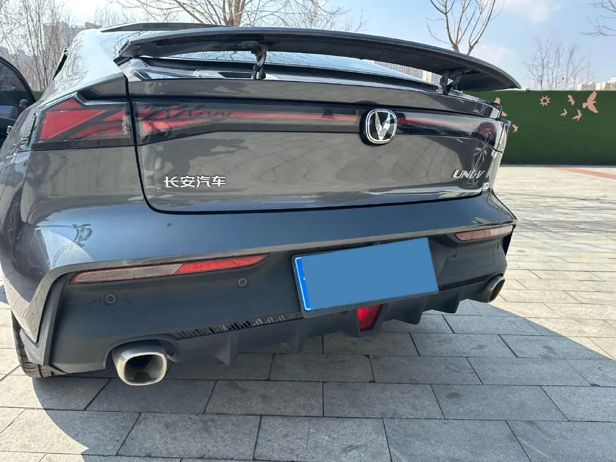 2023 ChangAn UNI-V 1.5T 188HP L4 7DCT,autocango,china used car exporter,china ev exporter,chinese used car exporter,chinese used ev exporter