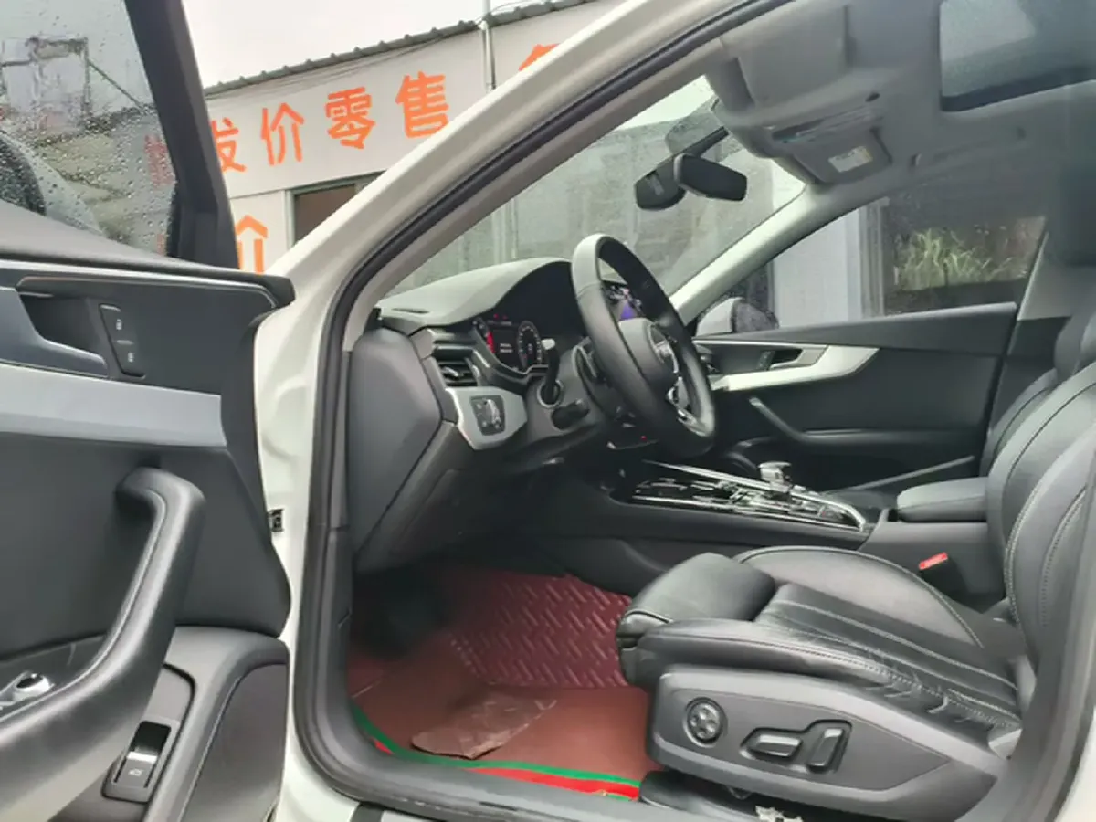 2020 Audi A4L 2.0T 190HP L4 7DCT,autocango,china used car exporter,china ev exporter,chinese used car exporter,chinese used ev exporter