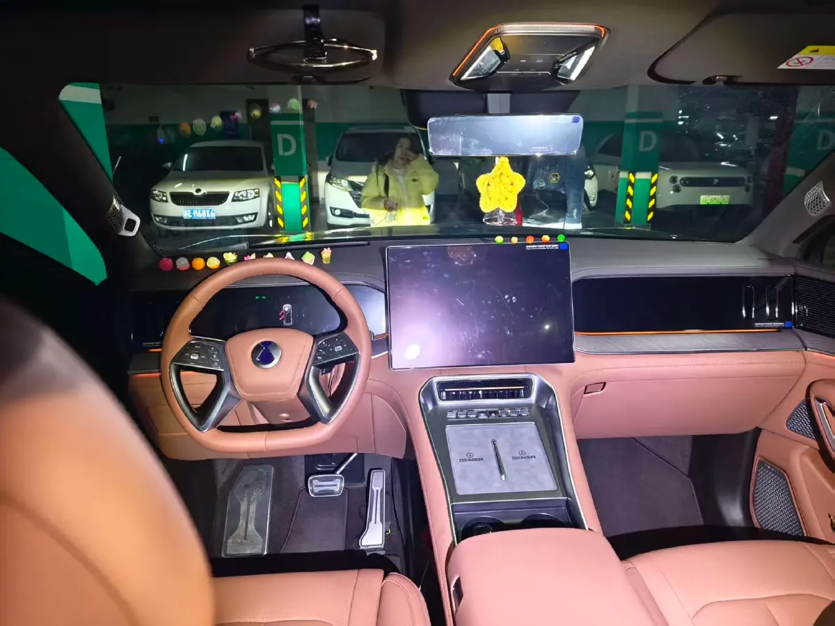 2026 Denza DenzaN9 2.0T 207HP L4 E-CVT PHEV,autocango,china used car exporter,china ev exporter,chinese used car exporter,chinese used ev exporter