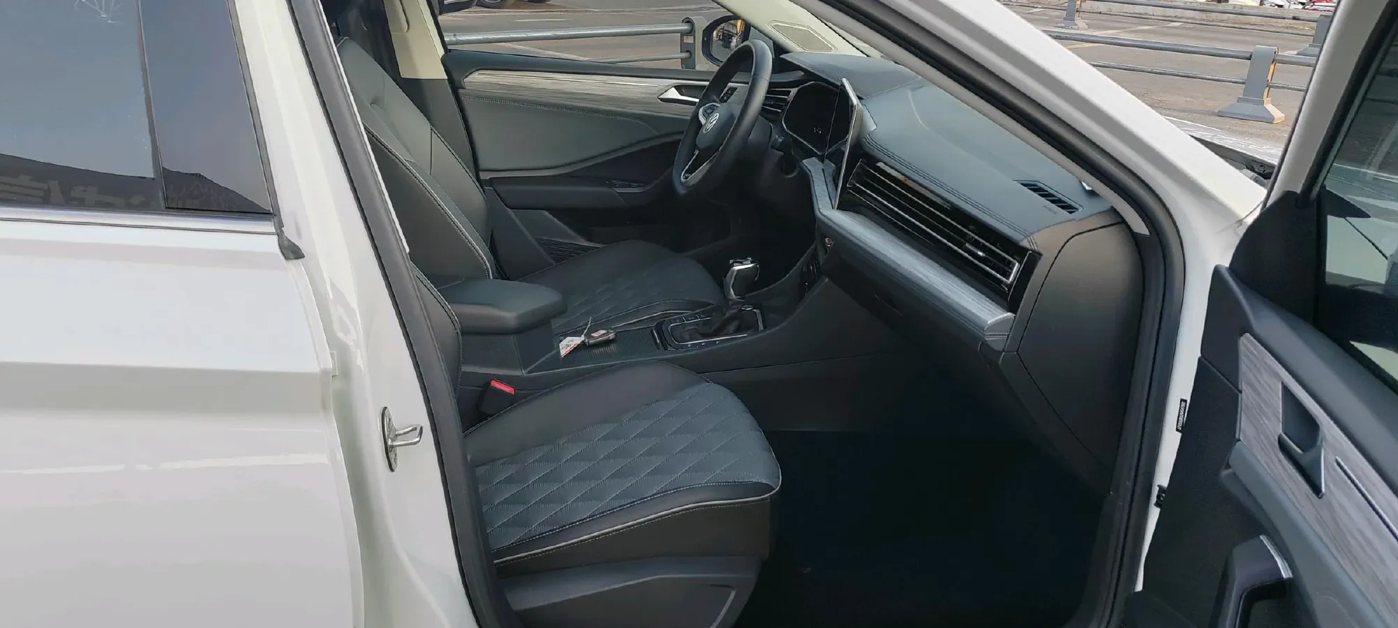 2023 Volkswagen Sagitar 1.4T 150HP L4 7DCT,autocango,china used car exporter,china ev exporter,chinese used car exporter,chinese used ev exporter