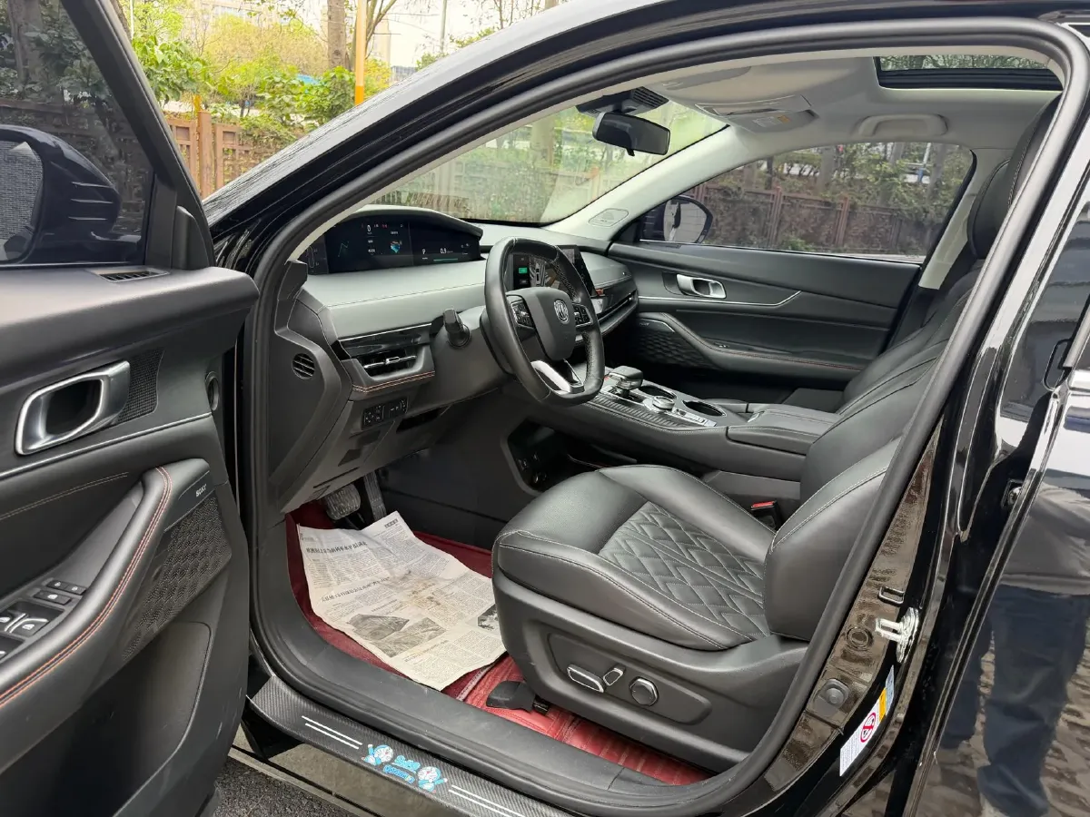 2021 ChangAn UNI-K 2.0T 233HP L4 8AT,autocango,china used car exporter,china ev exporter,chinese used car exporter,chinese used ev exporter