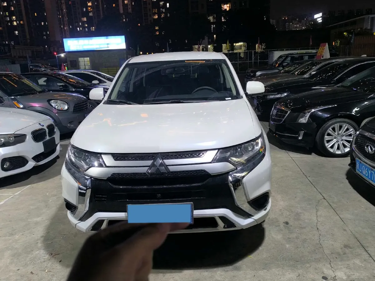 2020 Mitsubishi Outlander 2.0L 166HP L4 CVT,autocango,china used car exporter,china ev exporter,chinese used car exporter,chinese used ev exporter
