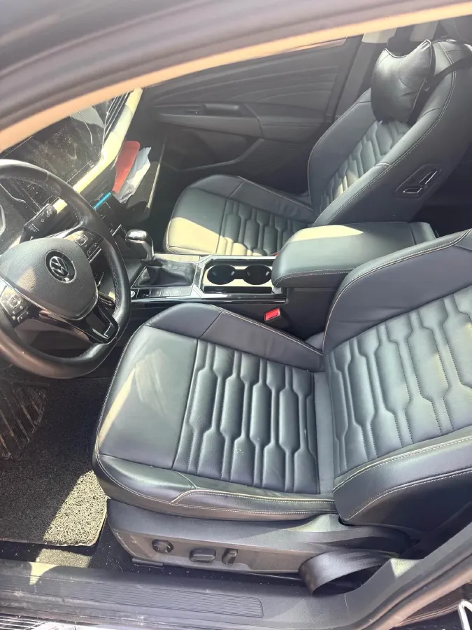 2020 Volkswagen Passat 2.0T 186HP L4 7DCT,autocango,china used car exporter,china ev exporter,chinese used car exporter,chinese used ev exporter