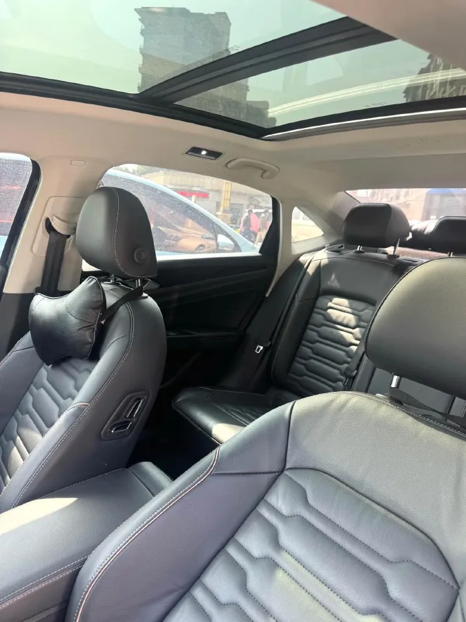 2020 Volkswagen Passat 2.0T 186HP L4 7DCT,autocango,china used car exporter,china ev exporter,chinese used car exporter,chinese used ev exporter