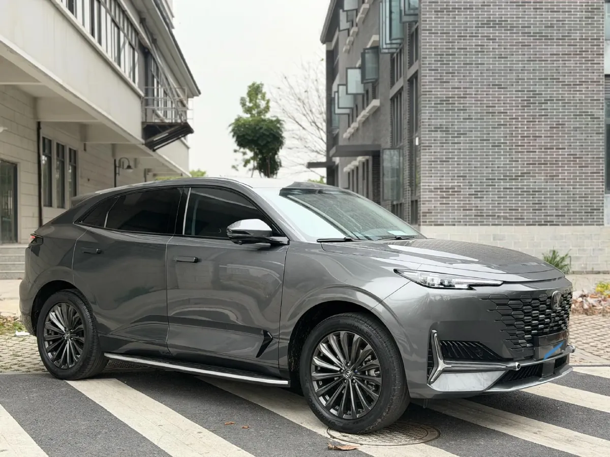 2021 ChangAn UNI-K 2.0T 233HP L4 8AT,autocango,china used car exporter,china ev exporter,chinese used car exporter,chinese used ev exporter