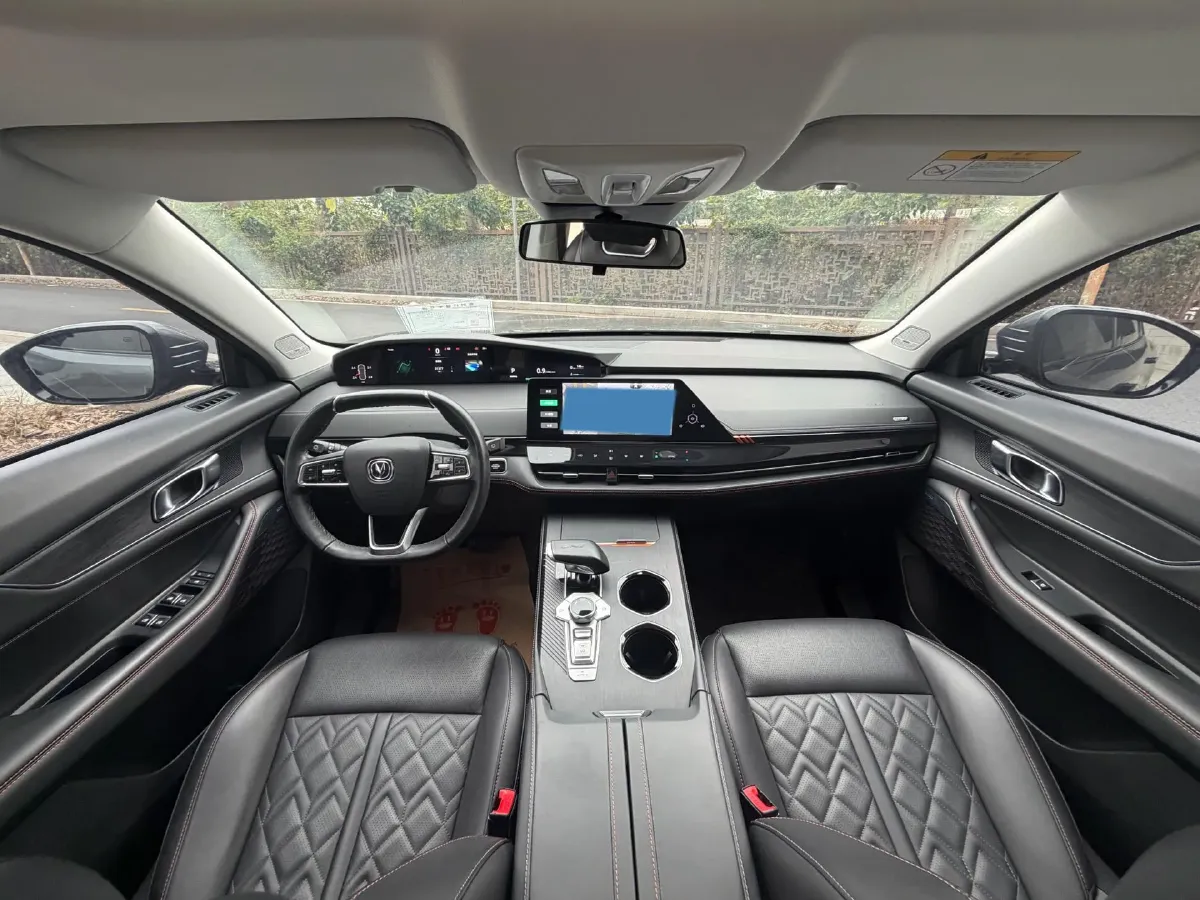 2021 ChangAn UNI-K 2.0T 233HP L4 8AT,autocango,china used car exporter,china ev exporter,chinese used car exporter,chinese used ev exporter