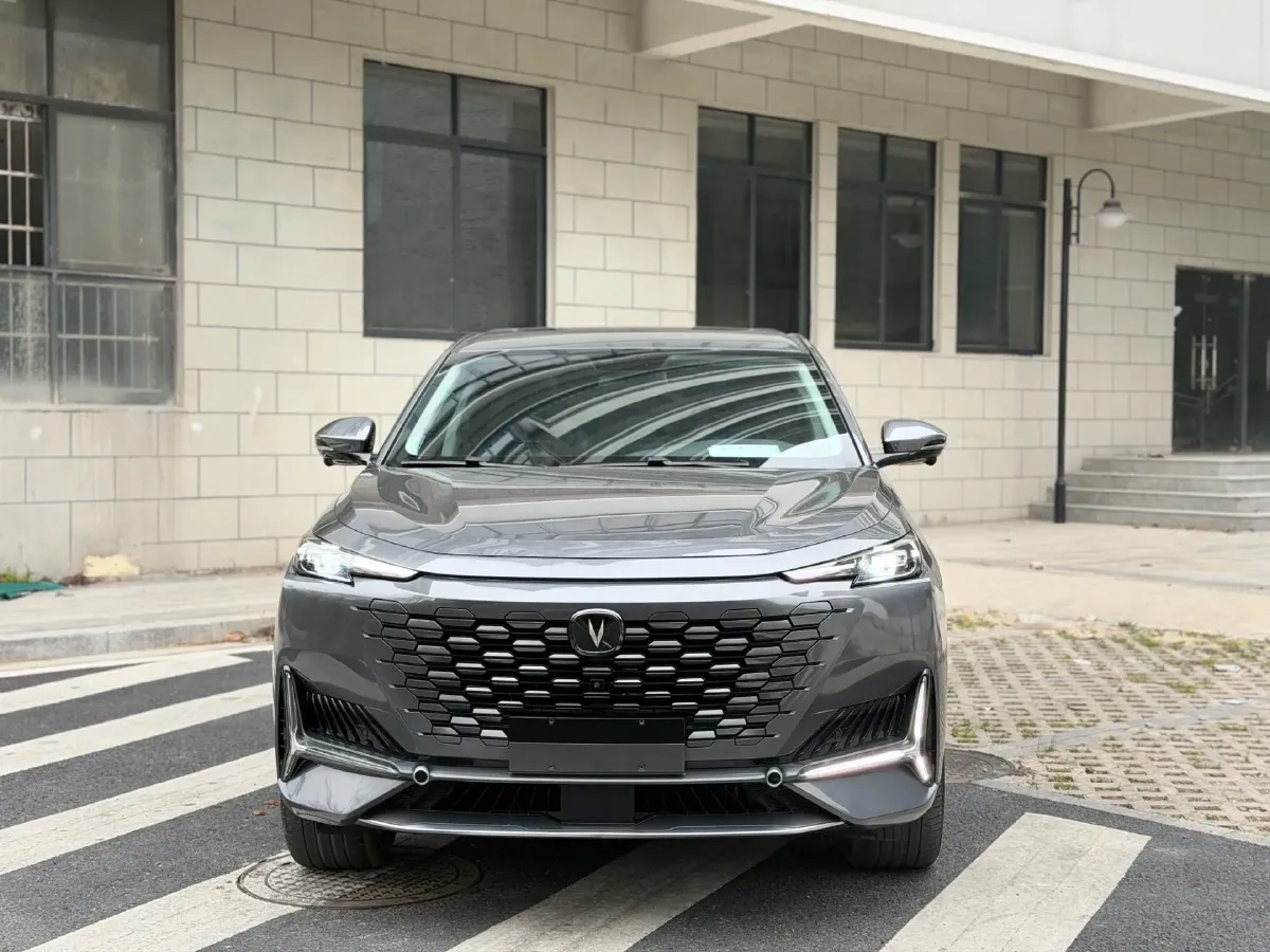 2021 ChangAn UNI-K 2.0T 233HP L4 8AT,autocango,china used car exporter,china ev exporter,chinese used car exporter,chinese used ev exporter