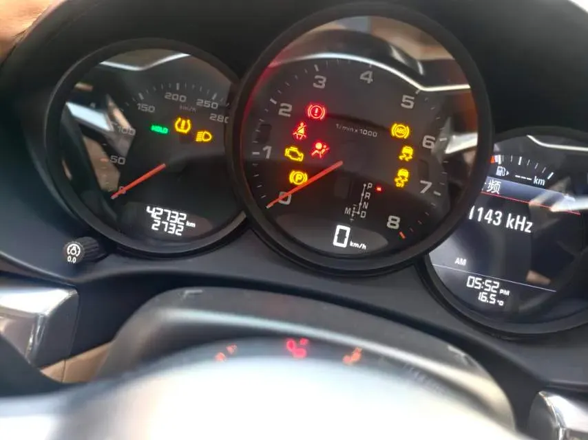 2022 Porsche 718 2.0T 250HP H4 7DCT,autocango,china used car exporter,china ev exporter,chinese used car exporter,chinese used ev exporter