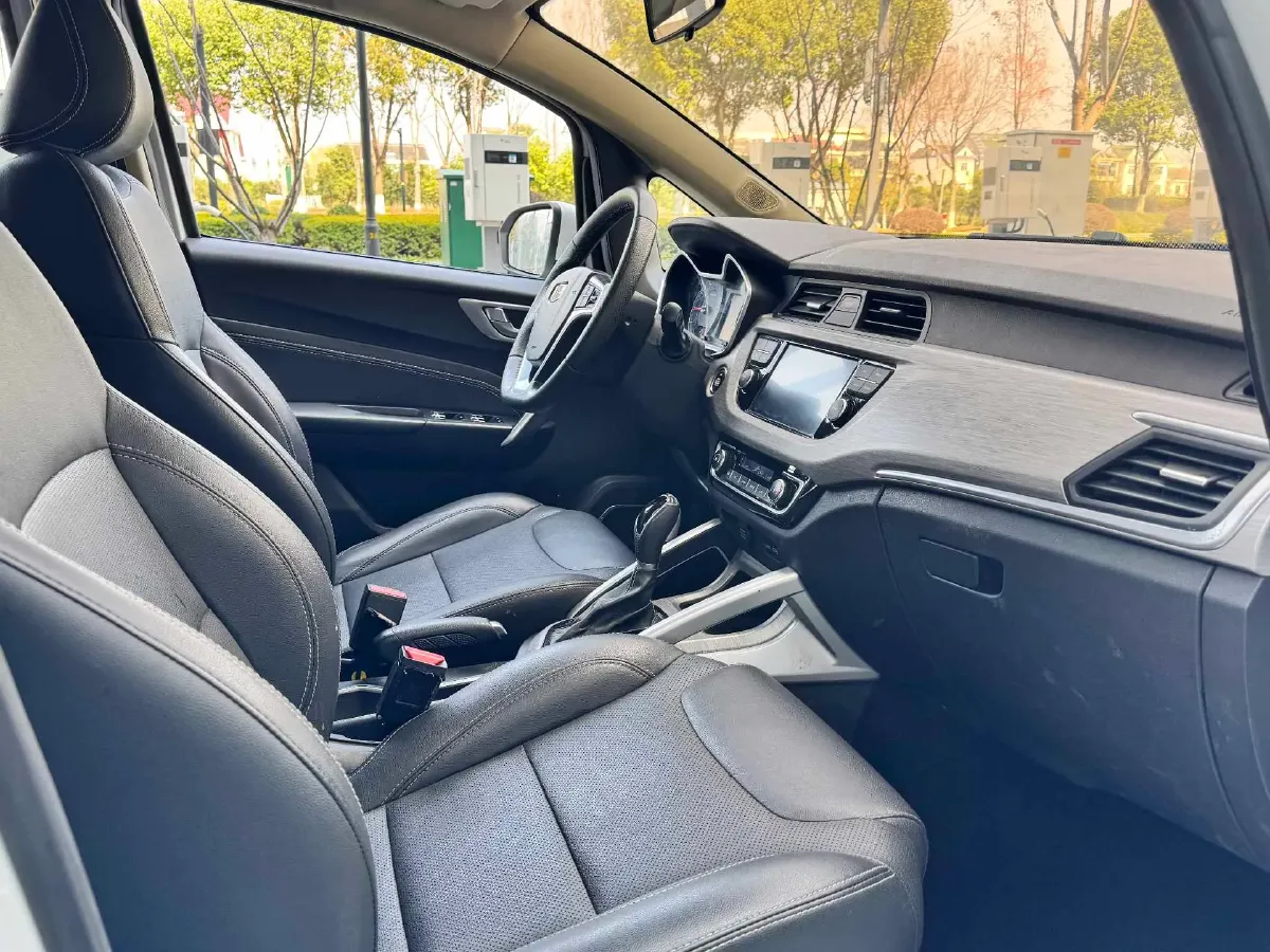 2018 Geely Vision X3 1.5L 102HP L4 4AT,autocango,china used car exporter,china ev exporter,chinese used car exporter,chinese used ev exporter