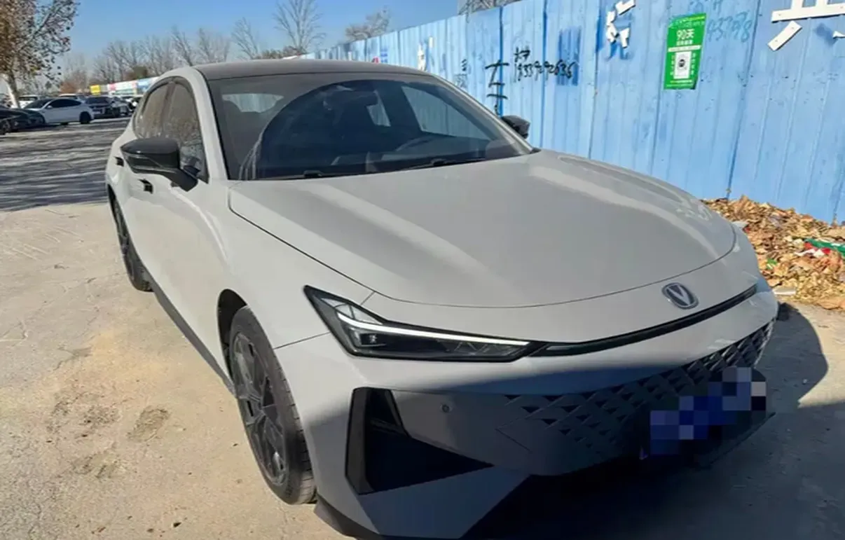 2024 ChangAn UNI-V 1.5T 188HP L4 7DCT,autocango,china used car exporter,china ev exporter,chinese used car exporter,chinese used ev exporter